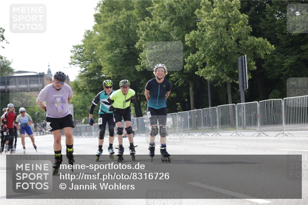 29.06.2025 - hella hamburg halbmarathon Jannik Wohlers http://msf.ph/oto/8316726 29.06.2025 08:59:35 Lombardsbrücke  meine-sportfotos.de