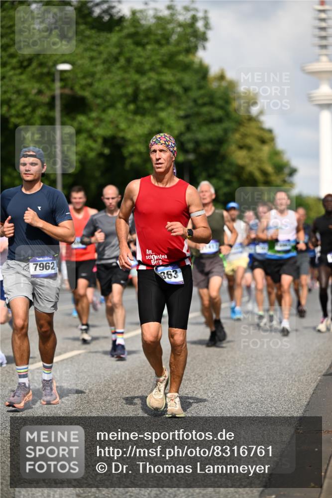29.06.2025 - hella hamburg halbmarathon Dr. Thomas Lammeyer http://msf.ph/oto/8316761 29.06.2025 09:55:12 Kennedybrücke 1570, 1903, 1920, 1941, 2653, 2972, 3523, 4297, 4759, 4843, 4991, 4999, 5375, 5410, 6490, 7092, 7105, 7363, 7962, 8346, 8359, 8871, 8900, 9114, 9364, 9380, 10319, 10375, 10480, 10669, 11417 meine-sportfotos.de