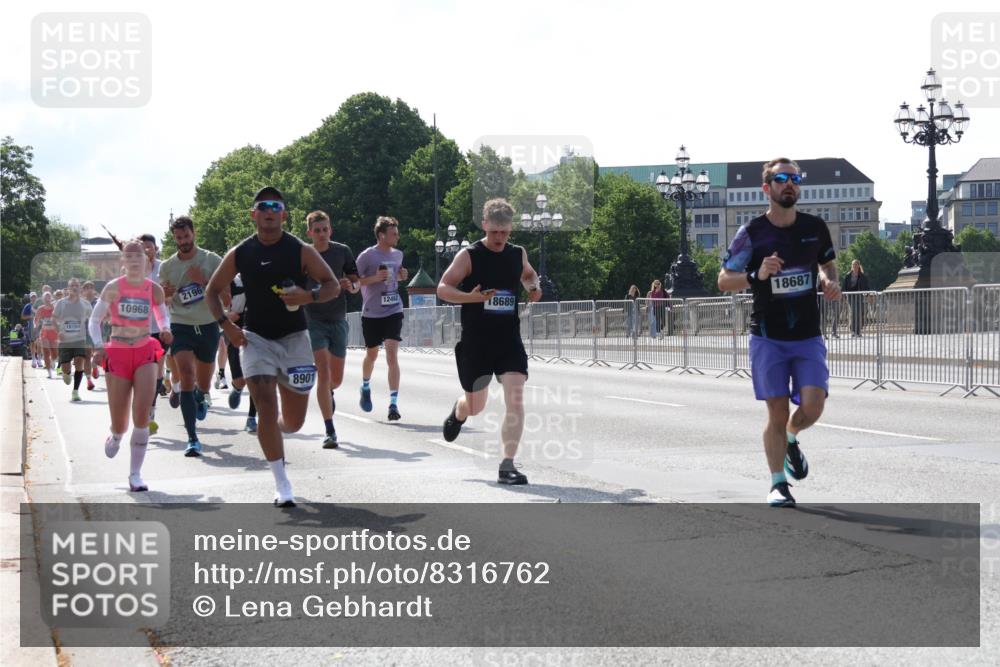 29.06.2025 - hella hamburg halbmarathon Lena Gebhardt http://msf.ph/oto/8316762 29.06.2025 09:47:41 Lombardsbrücke 18159, 10968, 2196, 8901, 12462, 8689, 18687, 1002, 1164, 1217, 1407, 1910, 1959, 2121, 2196, 2228, 2296, 2404, 2774, 2836, 2851, 3783, 4246, 4602, 4740, 5092, 5923, 5961, 6473, 6915, 7972, 8084, 8366, 8395, 8901, 9171, 9178, 9508, 9944, 10384, 10968, 11019, 11559, 11745, 11806, 12137, 12462, 12704, 12751, 12865, 13029, 13419, 13514, 13798, 13972, 14459, 14601, 14952, 15965, 16123, 16964, 17154, 18419 meine-sportfotos.de