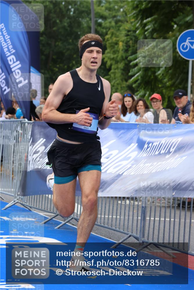29.06.2025 - hella hamburg halbmarathon Strokosch-Dieckow http://msf.ph/oto/8316785 29.06.2025 10:05:59 Ziel 24 meine-sportfotos.de