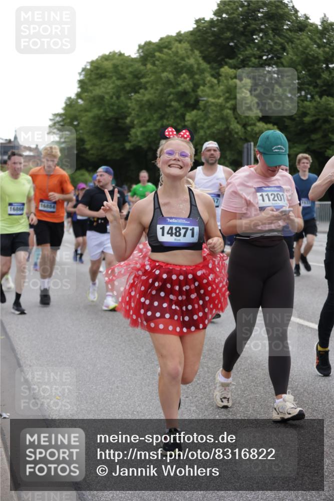 29.06.2025 - hella hamburg halbmarathon Jannik Wohlers http://msf.ph/oto/8316822 29.06.2025 10:38:54 Lombardsbrücke 1760, 1856, 1883, 2092, 2571, 2574, 2843, 2893, 2998, 3275, 3353, 3727, 4523, 4603, 4659, 4855, 4882, 6342, 6343, 6611, 6748, 7341, 7501, 7506, 7524, 7589, 7684, 7815, 8203, 8243, 8457, 9393, 9420, 9446, 10001, 10315, 10512, 10516, 10696, 10849, 10888, 11129, 11201, 11313, 11381, 11382, 11533, 11729, 12090, 12092, 12217, 12391, 12745, 13461, 13519, 14114, 14299, 14871, 14956, 15112, 15262, 15433, 15536, 15765, 16382, 16866, 16869, 16883, 16884, 17313, 17368, 17536 meine-sportfotos.de