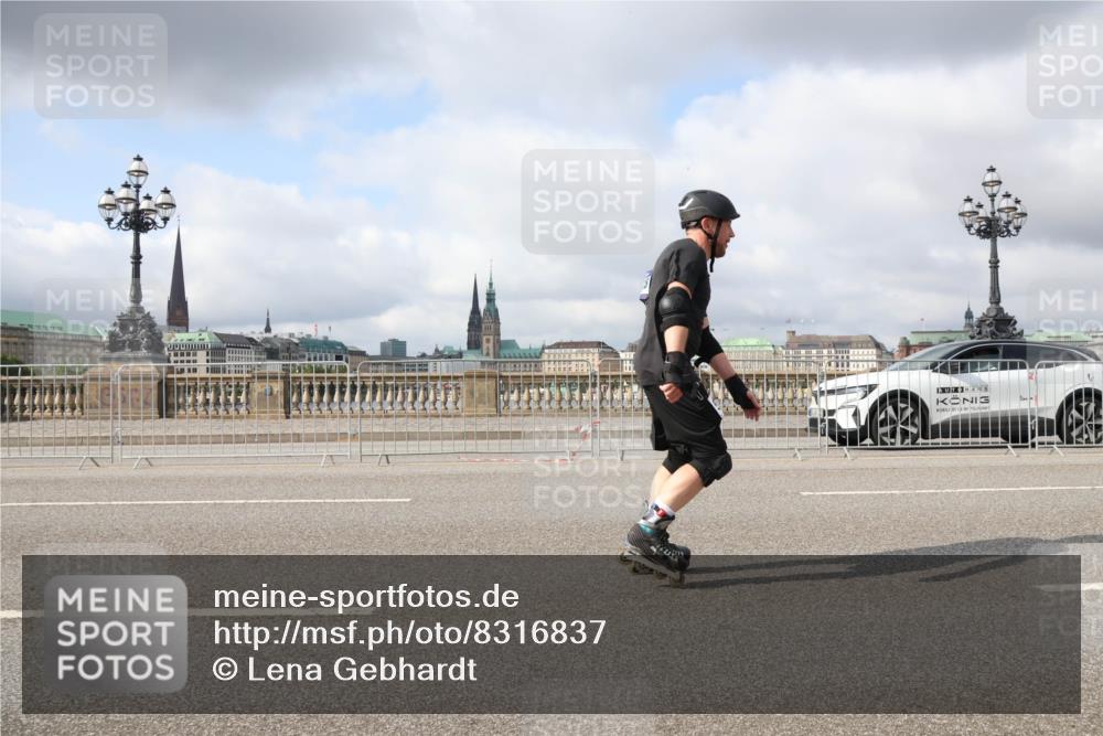 29.06.2025 - hella hamburg halbmarathon Lena Gebhardt http://msf.ph/oto/8316837 29.06.2025 09:07:34 Lombardsbrücke  meine-sportfotos.de