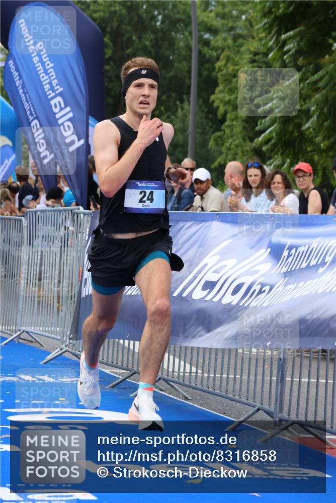 29.06.2025 - hella hamburg halbmarathon Strokosch-Dieckow http://msf.ph/oto/8316858 29.06.2025 10:05:59 Ziel 24 meine-sportfotos.de