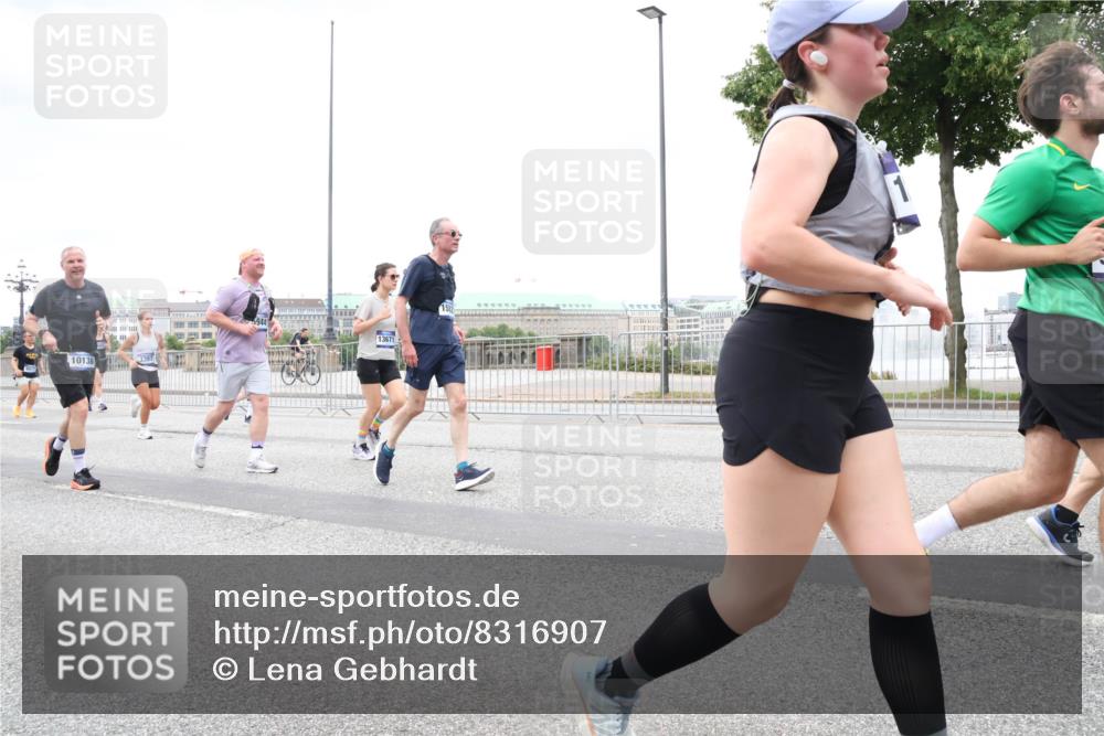 29.06.2025 - hella hamburg halbmarathon Lena Gebhardt http://msf.ph/oto/8316907 29.06.2025 10:56:58 Lombardsbrücke 10138, 3387, 5944, 13671, 1047, 1207, 2143, 2307, 2370, 2871, 2887, 2932, 2991, 3348, 3387, 3418, 3438, 3470, 3485, 3516, 3517, 3520, 3614, 3675, 3676, 3723, 3851, 4094, 4118, 4241, 4485, 4568, 4569, 4611, 4773, 4998, 5057, 5237, 5438, 5589, 5639, 5911, 5944, 6053, 6284, 6348, 6349, 6832, 6981, 7307, 7381, 7416, 7417, 7592, 7787, 7964, 8039, 8108, 8150, 8197, 8224, 8546, 8606, 8679, 8939, 8943, 9172, 9210, 9298, 9299, 9910, 10555, 10569, 10571 meine-sportfotos.de