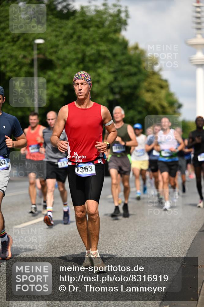 29.06.2025 - hella hamburg halbmarathon Dr. Thomas Lammeyer http://msf.ph/oto/8316919 29.06.2025 09:55:13 Kennedybrücke 1570, 1903, 1920, 1941, 2653, 2880, 3523, 4297, 4843, 4991, 4999, 5014, 5129, 5375, 5410, 6490, 6770, 7092, 7105, 7363, 7962, 8074, 8346, 8359, 8871, 8900, 9114, 9364, 9380, 10319, 10375, 10480, 10669, 11417 meine-sportfotos.de