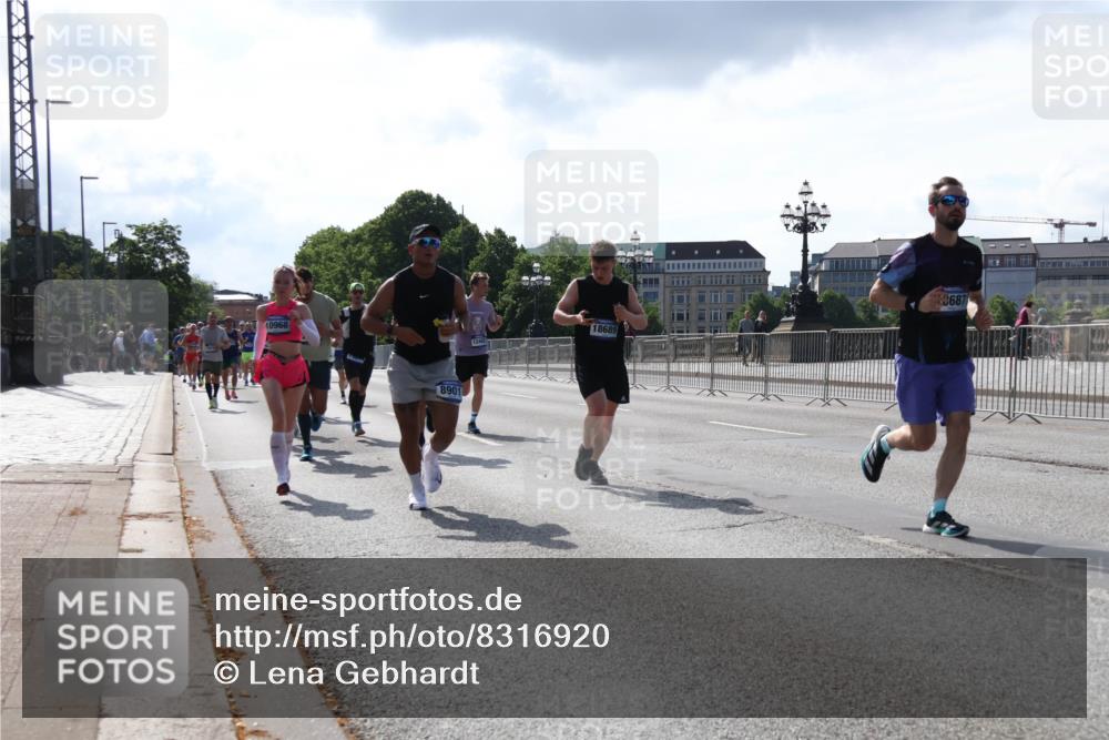 29.06.2025 - hella hamburg halbmarathon Lena Gebhardt http://msf.ph/oto/8316920 29.06.2025 09:47:42 Lombardsbrücke 10968, 8901, 12462, 18689, 3687, 1002, 1164, 1217, 1407, 1562, 1910, 1959, 2121, 2196, 2228, 2296, 2404, 2774, 2836, 2851, 3783, 4246, 4602, 4740, 5092, 5923, 5961, 6473, 6915, 7972, 8084, 8366, 8395, 8901, 9171, 9178, 9508, 9944, 10384, 10968, 11019, 11559, 11745, 11806, 12137, 12462, 12704, 12751, 12865, 13029, 13419, 13514, 13798, 13972, 14459, 14601, 14934, 14952, 15261, 15965, 16123, 16964, 17154, 18419 meine-sportfotos.de