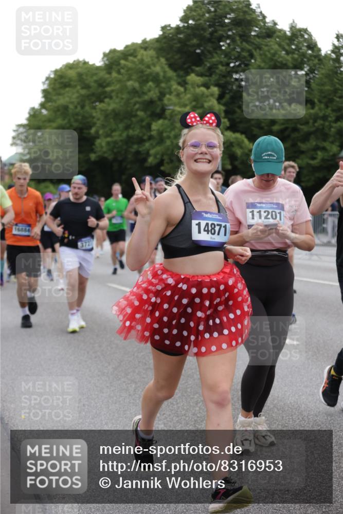 29.06.2025 - hella hamburg halbmarathon Jannik Wohlers http://msf.ph/oto/8316953 29.06.2025 10:38:54 Lombardsbrücke 1760, 1856, 1883, 2092, 2571, 2574, 2843, 2893, 2998, 3275, 3353, 3727, 4523, 4603, 4659, 4855, 4882, 6342, 6343, 6611, 6748, 7341, 7501, 7506, 7524, 7589, 7684, 7815, 8203, 8243, 8457, 9393, 9420, 9446, 10001, 10315, 10512, 10516, 10696, 10849, 10888, 11129, 11201, 11313, 11381, 11382, 11533, 11729, 12090, 12092, 12217, 12391, 12745, 13461, 13519, 14114, 14299, 14871, 14956, 15112, 15262, 15433, 15536, 15765, 16382, 16866, 16869, 16883, 16884, 17313, 17368, 17536 meine-sportfotos.de