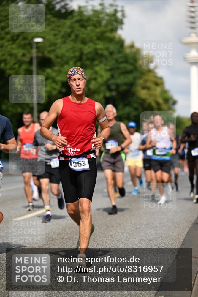 29.06.2025 - hella hamburg halbmarathon Dr. Thomas Lammeyer http://msf.ph/oto/8316957 29.06.2025 09:55:13 Kennedybrücke 1570, 1903, 1920, 1941, 2653, 2880, 3523, 4297, 4843, 4991, 4999, 5014, 5129, 5375, 5410, 6490, 6770, 7092, 7105, 7363, 7962, 8074, 8346, 8359, 8871, 8900, 9114, 9364, 9380, 10319, 10375, 10480, 10669, 11417 meine-sportfotos.de