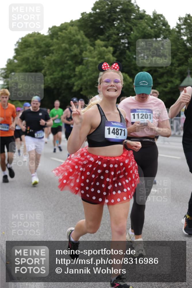 29.06.2025 - hella hamburg halbmarathon Jannik Wohlers http://msf.ph/oto/8316986 29.06.2025 10:38:54 Lombardsbrücke 1760, 1856, 1883, 2092, 2571, 2574, 2843, 2893, 2998, 3275, 3353, 3727, 4523, 4603, 4659, 4855, 4882, 6342, 6343, 6611, 6748, 7341, 7501, 7506, 7524, 7589, 7684, 7815, 8203, 8243, 8457, 9393, 9420, 9446, 10001, 10315, 10512, 10516, 10696, 10849, 10888, 11129, 11201, 11313, 11381, 11382, 11533, 11729, 12090, 12092, 12217, 12391, 12745, 13461, 13519, 14114, 14299, 14871, 14956, 15112, 15262, 15433, 15536, 15765, 16382, 16866, 16869, 16883, 16884, 17313, 17368, 17536 meine-sportfotos.de