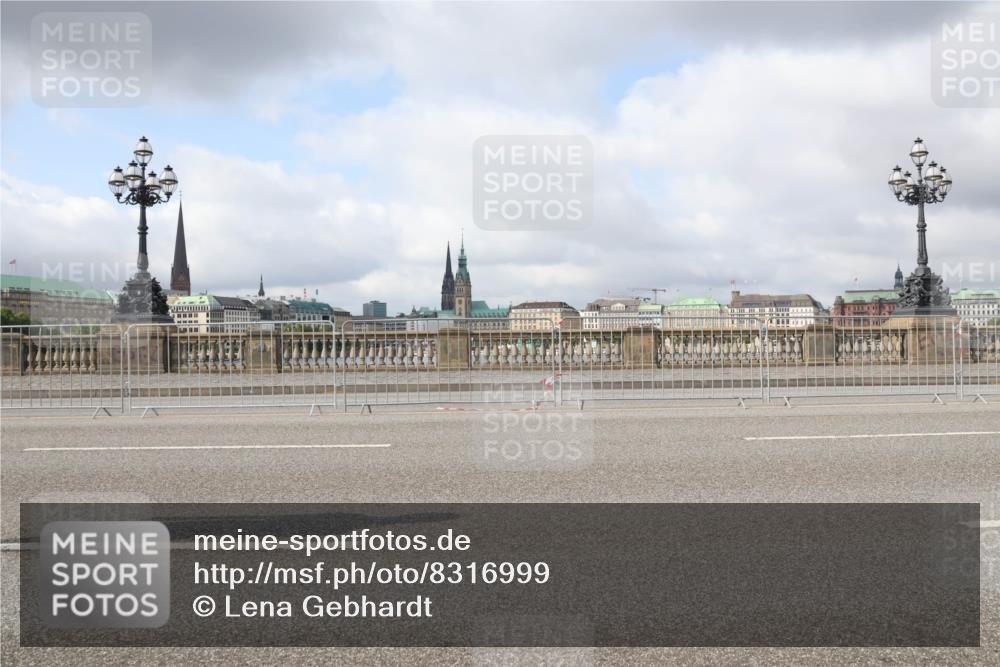 29.06.2025 - hella hamburg halbmarathon Lena Gebhardt http://msf.ph/oto/8316999 29.06.2025 09:07:37 Lombardsbrücke  meine-sportfotos.de