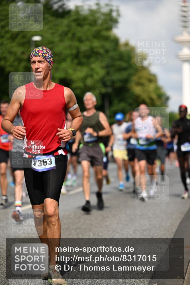 29.06.2025 - hella hamburg halbmarathon Dr. Thomas Lammeyer http://msf.ph/oto/8317015 29.06.2025 09:55:13 Kennedybrücke 1570, 1903, 1920, 1941, 2653, 2880, 3523, 4297, 4843, 4991, 4999, 5014, 5129, 5375, 5410, 6490, 6770, 7092, 7105, 7363, 7962, 8074, 8346, 8359, 8871, 8900, 9114, 9364, 9380, 10319, 10375, 10480, 10669, 11417 meine-sportfotos.de
