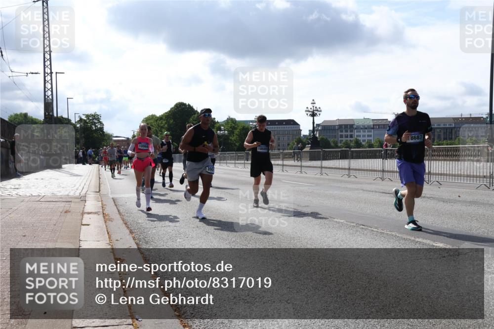 29.06.2025 - hella hamburg halbmarathon Lena Gebhardt http://msf.ph/oto/8317019 29.06.2025 09:47:43 Lombardsbrücke 10968, 1351, 8901, 18689, 8687, 1002, 1164, 1217, 1407, 1562, 1910, 1959, 2121, 2196, 2228, 2296, 2404, 2774, 2851, 3783, 4246, 4602, 4740, 5092, 5923, 5961, 6473, 6915, 7972, 8084, 8366, 8395, 8901, 9171, 9178, 9508, 9944, 10384, 10968, 11019, 11559, 11745, 11806, 12137, 12462, 12704, 12751, 12865, 13029, 13419, 13514, 13798, 13972, 14459, 14601, 14934, 14952, 15261, 15965, 16123, 16964, 17154, 18419 meine-sportfotos.de