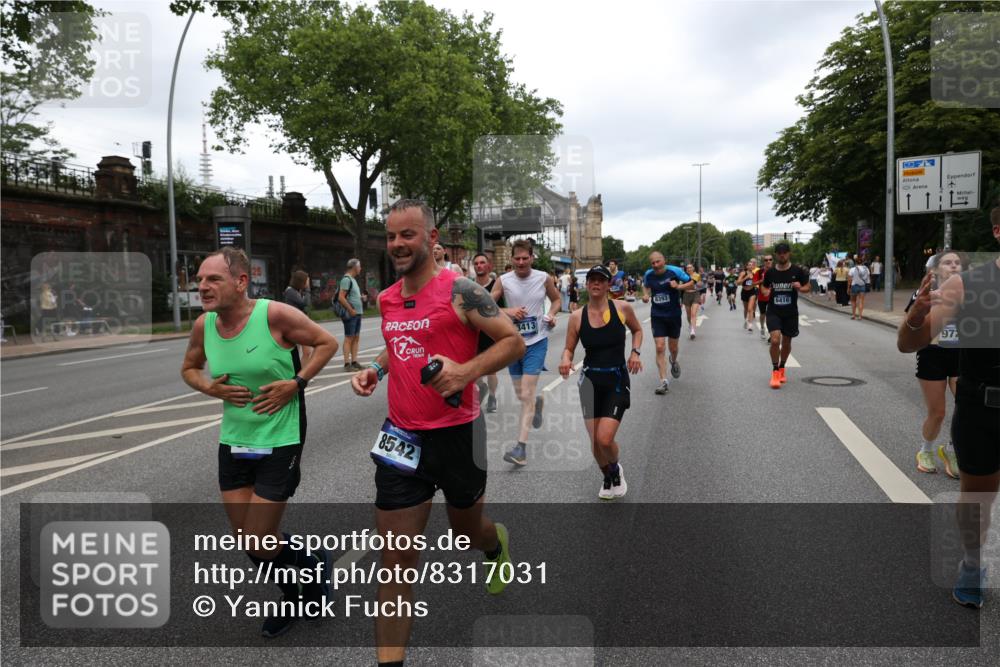 29.06.2025 - hella hamburg halbmarathon Yannick Fuchs http://msf.ph/oto/8317031 29.06.2025 10:50:49 20KM 1485, 1583, 1955, 2034, 2282, 2417, 2676, 3413, 3435, 3836, 4167, 4940, 5033, 5418, 5492, 6272, 6399, 6416, 6835, 7716, 8393, 8542, 8652, 8669, 8825, 9488, 9577, 9727, 9820, 9907, 9934, 10133, 10212, 11043, 11083, 11212, 11590, 11612, 12014, 12348, 12440, 12523, 13394, 13666, 13750, 13863, 14139, 14369, 14678, 15097, 15145, 15431, 15695, 15712, 15726, 16113, 16257, 16261, 16470, 16634, 16830, 16909, 17160, 17617, 17779, 17828, 18208, 18652, 18719, 19091, 19184 meine-sportfotos.de