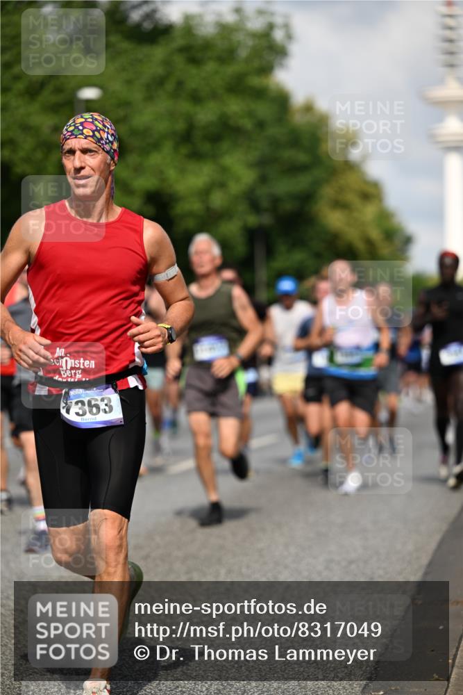29.06.2025 - hella hamburg halbmarathon Dr. Thomas Lammeyer http://msf.ph/oto/8317049 29.06.2025 09:55:13 Kennedybrücke 1570, 1903, 1920, 1941, 2653, 2880, 3523, 4297, 4843, 4991, 4999, 5014, 5129, 5375, 5410, 6490, 6770, 7092, 7105, 7363, 7962, 8074, 8346, 8359, 8871, 8900, 9114, 9364, 9380, 10319, 10375, 10480, 10669, 11417 meine-sportfotos.de