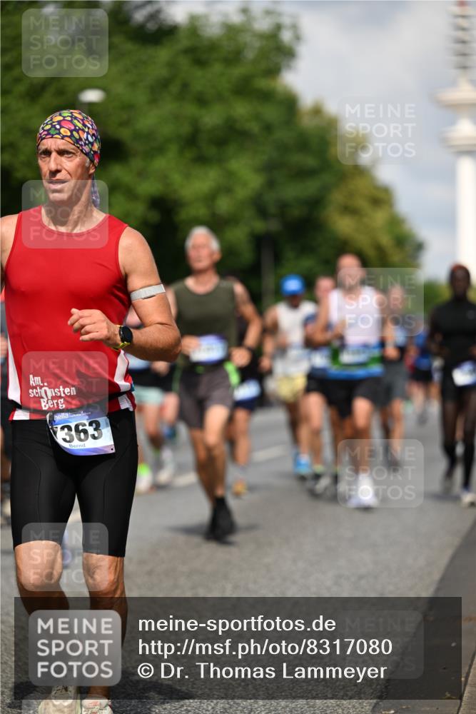29.06.2025 - hella hamburg halbmarathon Dr. Thomas Lammeyer http://msf.ph/oto/8317080 29.06.2025 09:55:14 Kennedybrücke 1570, 1903, 1920, 1941, 2653, 2880, 3523, 4297, 4843, 4991, 4999, 5014, 5129, 5375, 5410, 6490, 6770, 7092, 7105, 7363, 7962, 8074, 8346, 8359, 8871, 8900, 9114, 9358, 9364, 9380, 10319, 10375, 10480, 10669, 11417 meine-sportfotos.de