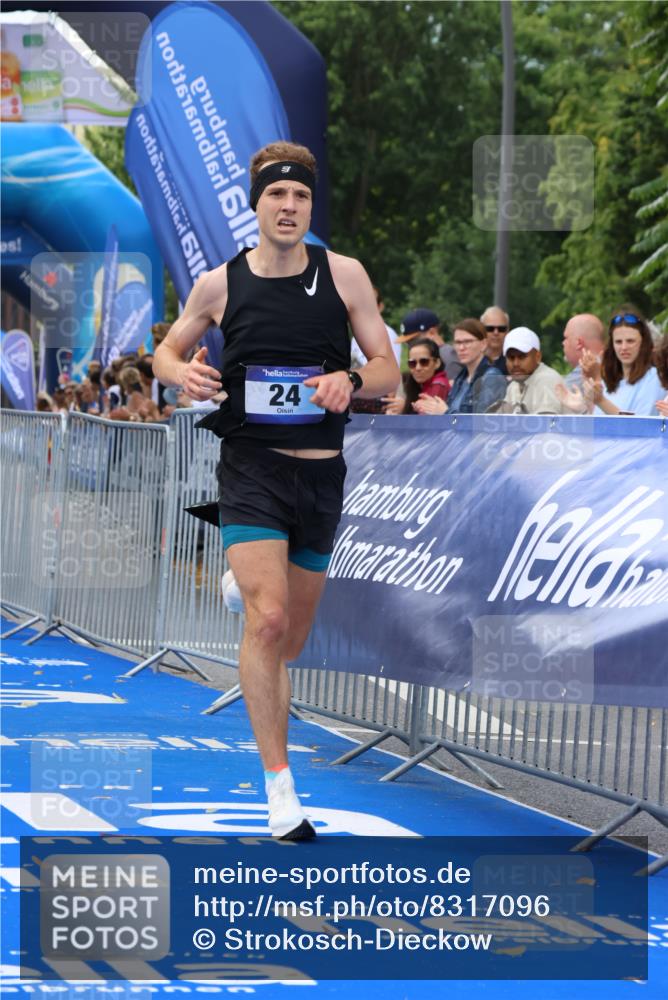 29.06.2025 - hella hamburg halbmarathon Strokosch-Dieckow http://msf.ph/oto/8317096 29.06.2025 10:05:59 Ziel 24 meine-sportfotos.de