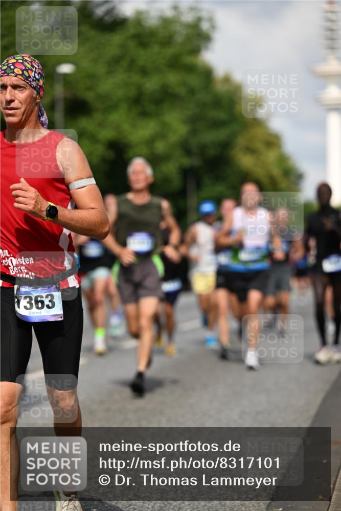29.06.2025 - hella hamburg halbmarathon Dr. Thomas Lammeyer http://msf.ph/oto/8317101 29.06.2025 09:55:14 Kennedybrücke 1570, 1903, 1920, 1941, 2653, 2880, 3523, 4297, 4843, 4991, 4999, 5014, 5129, 5375, 5410, 6490, 6770, 7092, 7105, 7363, 7962, 8074, 8346, 8359, 8871, 8900, 9114, 9358, 9364, 9380, 10319, 10375, 10480, 10669, 11417 meine-sportfotos.de