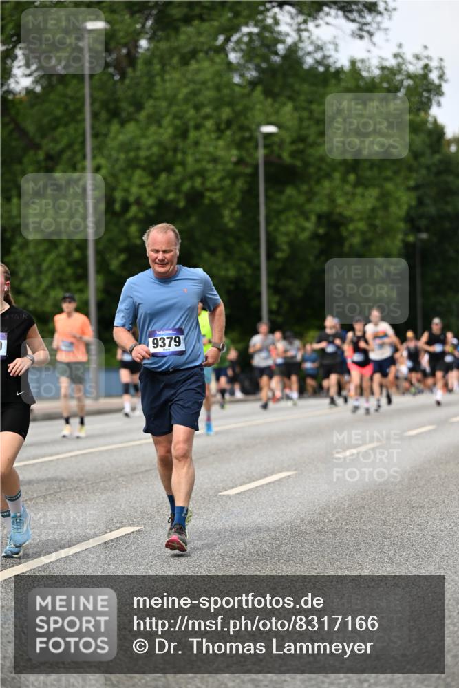 29.06.2025 - hella hamburg halbmarathon Dr. Thomas Lammeyer http://msf.ph/oto/8317166 29.06.2025 10:38:47 Kennedybrücke 2355, 2376, 2510, 2751, 2801, 3145, 3420, 3829, 4479, 4540, 4942, 5453, 5609, 6105, 6171, 6310, 6329, 6843, 7299, 7644, 8021, 8589, 8965, 9379, 9448, 9514, 10674, 11122, 11245 meine-sportfotos.de