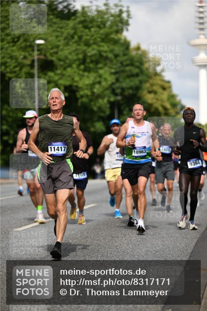 29.06.2025 - hella hamburg halbmarathon Dr. Thomas Lammeyer http://msf.ph/oto/8317171 29.06.2025 09:55:14 Kennedybrücke 1570, 1903, 1920, 1941, 2653, 2880, 3523, 4297, 4843, 4991, 4999, 5014, 5129, 5375, 5410, 6490, 6770, 7092, 7105, 7363, 7962, 8074, 8346, 8359, 8871, 8900, 9114, 9358, 9364, 9380, 10319, 10375, 10480, 10669, 11417 meine-sportfotos.de
