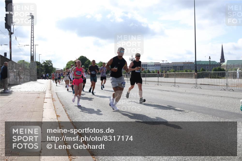 29.06.2025 - hella hamburg halbmarathon Lena Gebhardt http://msf.ph/oto/8317174 29.06.2025 09:47:43 Lombardsbrücke 10968, 2296, 890, 8689, 555655, 1002, 1164, 1217, 1407, 1562, 1910, 1959, 2121, 2196, 2228, 2296, 2404, 2774, 2851, 3783, 4246, 4602, 4740, 5092, 5923, 5961, 6473, 6915, 7972, 8084, 8366, 8395, 8901, 9171, 9178, 9508, 9944, 10384, 10968, 11019, 11559, 11745, 11806, 12137, 12462, 12704, 12751, 12865, 13029, 13419, 13514, 13798, 13972, 14459, 14601, 14934, 14952, 15261, 15965, 16123, 16964, 17154, 18419 meine-sportfotos.de