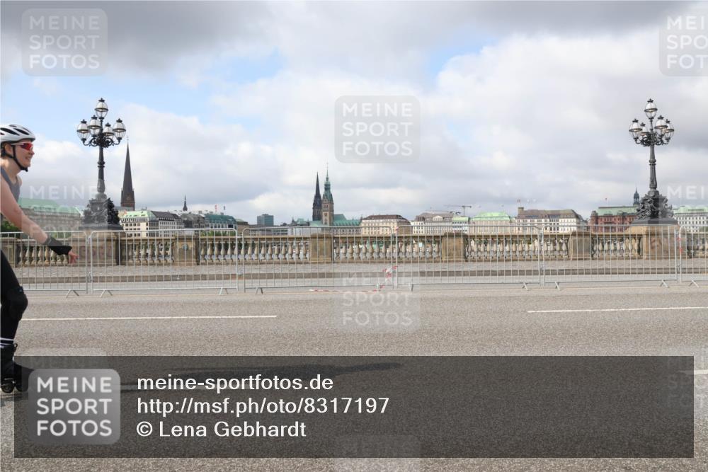29.06.2025 - hella hamburg halbmarathon Lena Gebhardt http://msf.ph/oto/8317197 29.06.2025 09:07:37 Lombardsbrücke  meine-sportfotos.de