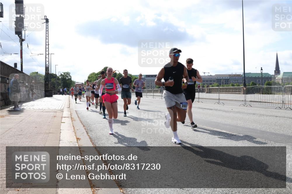 29.06.2025 - hella hamburg halbmarathon Lena Gebhardt http://msf.ph/oto/8317230 29.06.2025 09:47:44 Lombardsbrücke 10968, 2296, 8901, 868, 1002, 1164, 1217, 1407, 1562, 1910, 2121, 2196, 2228, 2296, 2404, 2774, 2851, 3783, 4246, 4602, 4740, 5092, 5923, 5961, 6473, 6915, 7972, 8084, 8366, 8395, 8901, 9171, 9178, 9508, 9944, 10384, 10968, 11019, 11559, 11745, 11806, 12137, 12462, 12704, 12751, 12865, 13029, 13419, 13514, 13798, 13854, 13972, 14387, 14459, 14601, 14934, 14952, 15261, 15965, 16123, 16964, 17154, 18419 meine-sportfotos.de