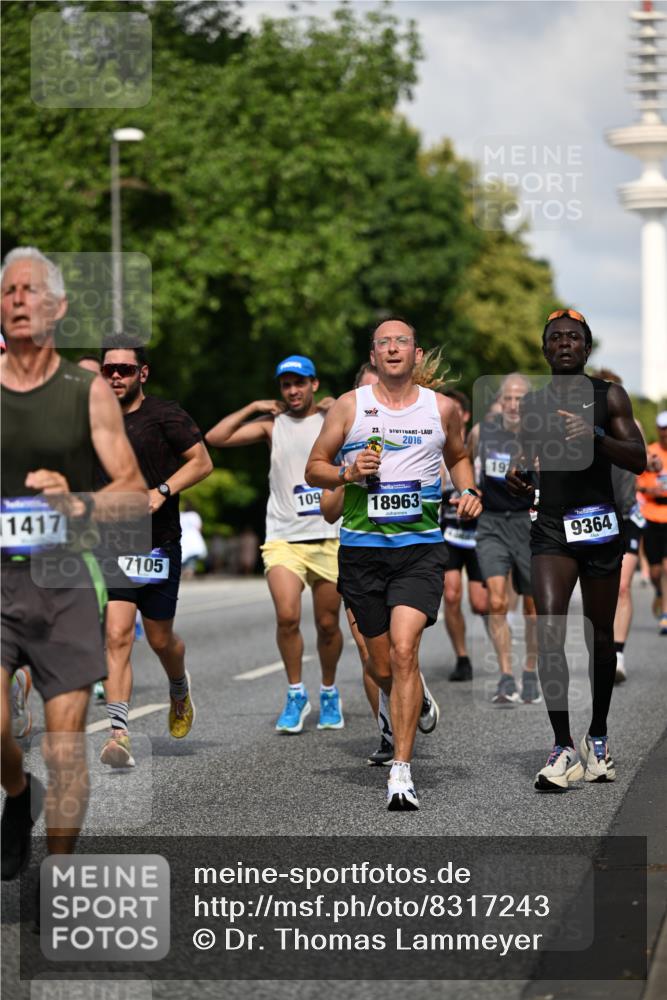 29.06.2025 - hella hamburg halbmarathon Dr. Thomas Lammeyer http://msf.ph/oto/8317243 29.06.2025 09:55:15 Kennedybrücke 1570, 1903, 1920, 1941, 2653, 2880, 3437, 3523, 4297, 4991, 4999, 5014, 5129, 5410, 6490, 6770, 7092, 7105, 7363, 7962, 8074, 8346, 8359, 8871, 8900, 9114, 9358, 9364, 9380, 10319, 10375, 10480, 10669, 11021, 11417 meine-sportfotos.de