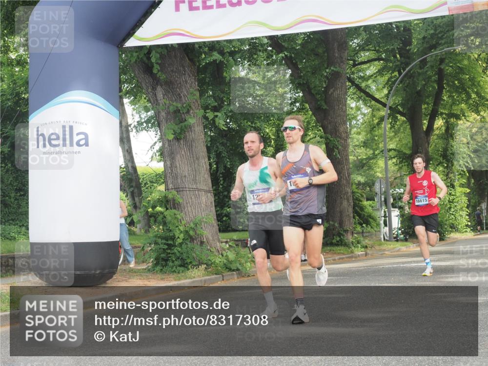 29.06.2025 - hella hamburg halbmarathon KatJ http://msf.ph/oto/8317308 29.06.2025 10:16:00 Zwischen KM18-KM19  meine-sportfotos.de