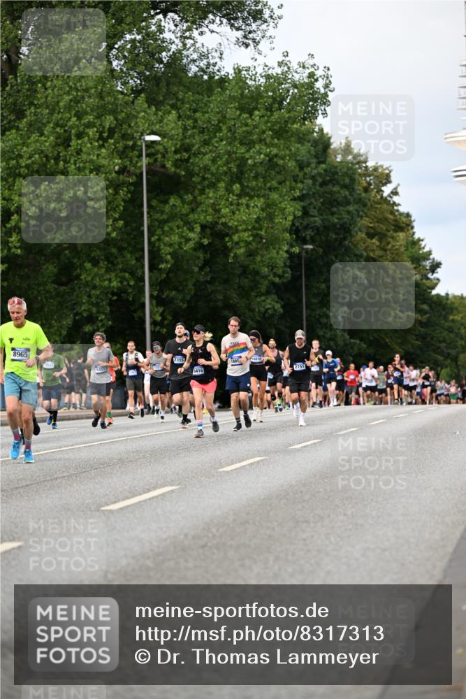 29.06.2025 - hella hamburg halbmarathon Dr. Thomas Lammeyer http://msf.ph/oto/8317313 29.06.2025 10:38:49 Kennedybrücke 2355, 2376, 2751, 2801, 3145, 3420, 3829, 4479, 4540, 5453, 5609, 6105, 6171, 6310, 6329, 6843, 7299, 7644, 8021, 8589, 8965, 9379, 9448, 9514, 10674, 11245 meine-sportfotos.de