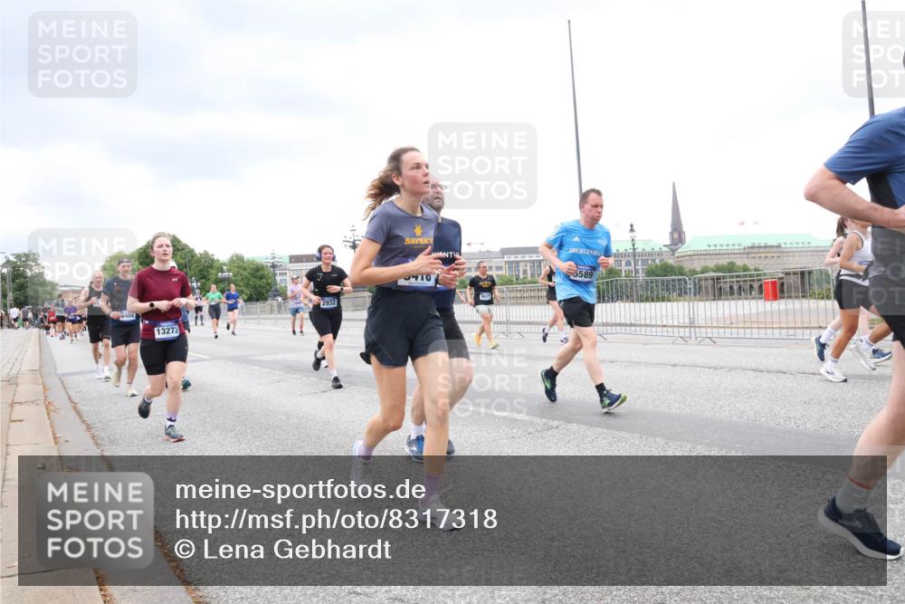 29.06.2025 - hella hamburg halbmarathon Lena Gebhardt http://msf.ph/oto/8317318 29.06.2025 10:57:00 Lombardsbrücke 9404, 13273, 2932, 410, 9517, 5589, 1207, 2143, 2307, 2370, 2871, 2887, 2932, 2991, 3195, 3348, 3387, 3418, 3438, 3470, 3485, 3516, 3517, 3520, 3614, 3723, 3851, 4086, 4094, 4106, 4118, 4241, 4485, 4568, 4569, 4611, 4773, 4998, 5057, 5316, 5438, 5589, 5639, 5911, 5944, 6053, 6284, 6348, 6349, 6832, 6981, 7381, 7416, 7417, 7592, 7787, 7964, 8039, 8108, 8150, 8197, 8224, 8546, 8606, 8679, 8851, 8939, 8943, 9110, 9172, 9210, 9298, 9299, 9910, 10555, 10569, 10571 meine-sportfotos.de