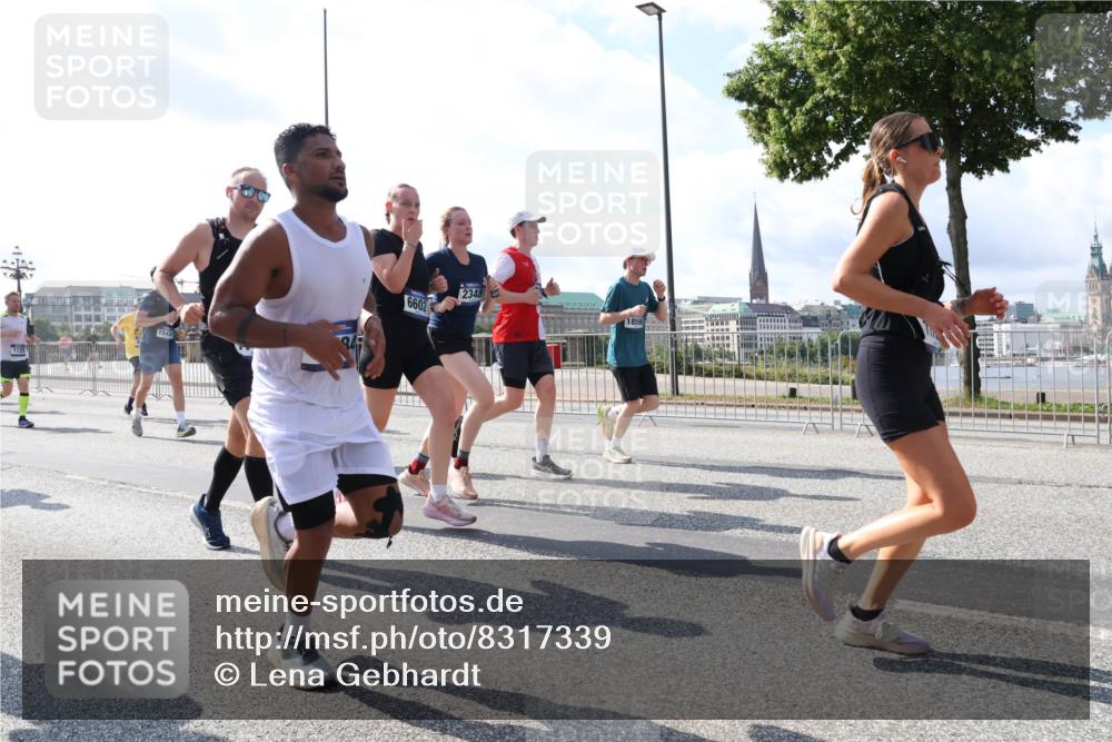 29.06.2025 - hella hamburg halbmarathon Lena Gebhardt http://msf.ph/oto/8317339 29.06.2025 10:00:00 Lombardsbrücke 1125, 6602, 2348, 18590, 1006, 1125, 1180, 1239, 1264, 1334, 1834, 1914, 1955, 2099, 2159, 2348, 2364, 2391, 2432, 2447, 2582, 2584, 2676, 2677, 2910, 3181, 3279, 3668, 3836, 3898, 4013, 4231, 4426, 4632, 4772, 4796, 4837, 5015, 5134, 5272, 5277, 5341, 6104, 6174, 6201, 6202, 6462, 6581, 6587, 8330, 8520, 8846, 9142, 9488, 9907, 9984, 10031, 11039, 11568, 11844 meine-sportfotos.de