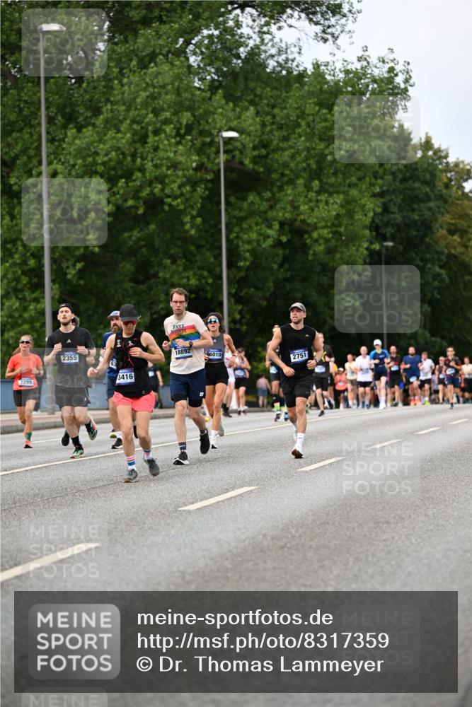 29.06.2025 - hella hamburg halbmarathon Dr. Thomas Lammeyer http://msf.ph/oto/8317359 29.06.2025 10:38:53 Kennedybrücke 2355, 2376, 2751, 2801, 3130, 3420, 4540, 5453, 5609, 6105, 6171, 6310, 6329, 6843, 7299, 7644, 8021, 8589, 8965, 9379, 9448, 10674, 11245 meine-sportfotos.de