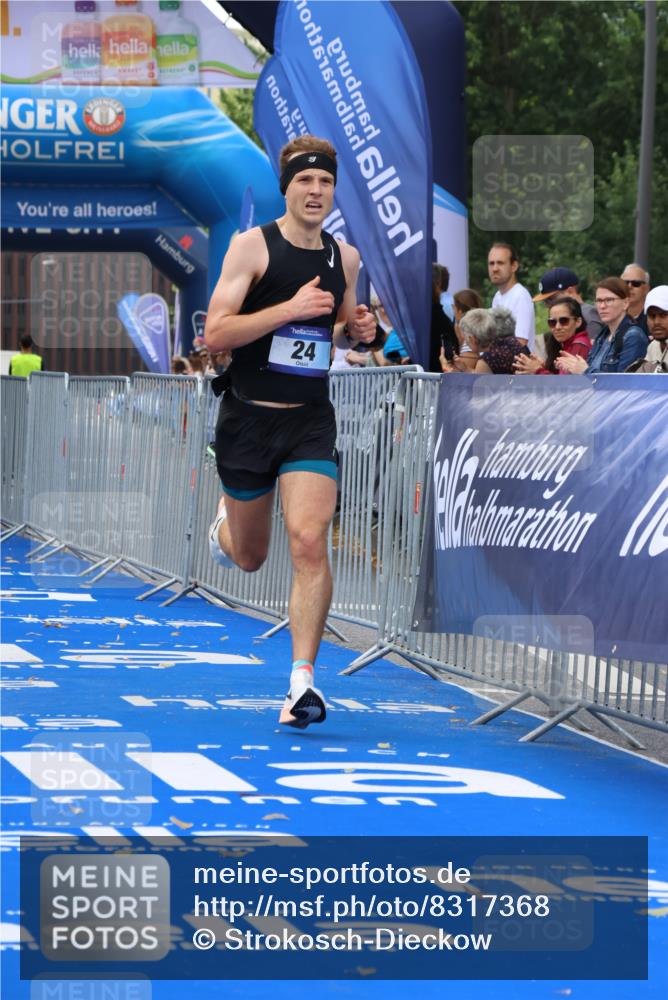 29.06.2025 - hella hamburg halbmarathon Strokosch-Dieckow http://msf.ph/oto/8317368 29.06.2025 10:05:59 Ziel 24 meine-sportfotos.de