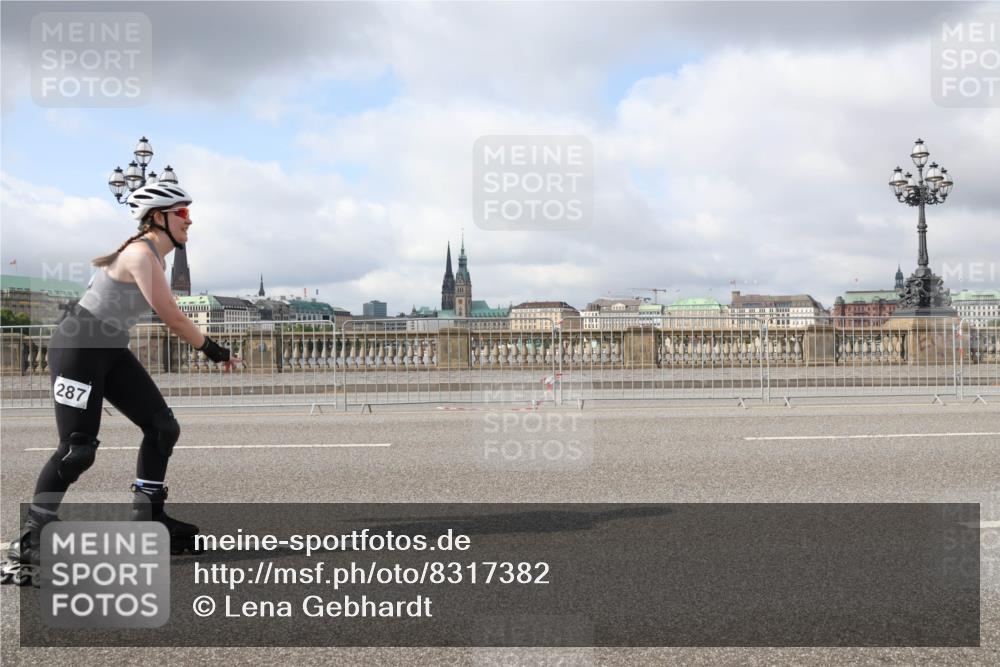 29.06.2025 - hella hamburg halbmarathon Lena Gebhardt http://msf.ph/oto/8317382 29.06.2025 09:07:37 Lombardsbrücke 287 meine-sportfotos.de