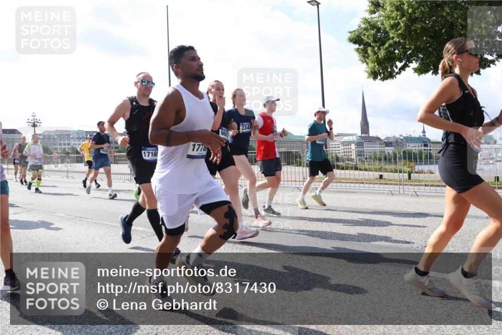29.06.2025 - hella hamburg halbmarathon Lena Gebhardt http://msf.ph/oto/8317430 29.06.2025 10:00:01 Lombardsbrücke 17160, 1125, 1778, 660, 2348, 1859, 1006, 1125, 1180, 1239, 1264, 1334, 1834, 1914, 1955, 2099, 2159, 2348, 2364, 2391, 2432, 2447, 2582, 2584, 2676, 2677, 2730, 2910, 3177, 3181, 3279, 3668, 3836, 3898, 4013, 4231, 4426, 4632, 4772, 4796, 4837, 5015, 5134, 5272, 5277, 5341, 5728, 6082, 6104, 6174, 6201, 6202, 6462, 6581, 6587, 8330, 8520, 8846, 9142, 9488, 9907, 9984, 10031, 11039, 11568, 11844 meine-sportfotos.de