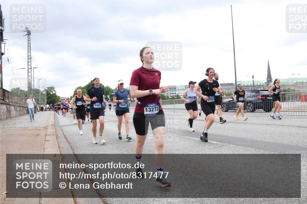 29.06.2025 - hella hamburg halbmarathon Lena Gebhardt http://msf.ph/oto/8317477 29.06.2025 10:57:02 Lombardsbrücke 18281, 9404, 9402, 13273, 413276, 2932, 9517, 1207, 2041, 2143, 2307, 2370, 2871, 2887, 2932, 2991, 3195, 3348, 3387, 3418, 3438, 3470, 3485, 3516, 3517, 3614, 3723, 3851, 4086, 4094, 4106, 4118, 4241, 4485, 4568, 4569, 4611, 4773, 4998, 5057, 5316, 5438, 5589, 5639, 5911, 5944, 6053, 6284, 6348, 6349, 6832, 6981, 7381, 7416, 7417, 7592, 7787, 7964, 8039, 8150, 8197, 8224, 8546, 8552, 8679, 8851, 8853, 8939, 8943, 9110, 9172, 9210, 9298, 9299, 9910, 10571 meine-sportfotos.de