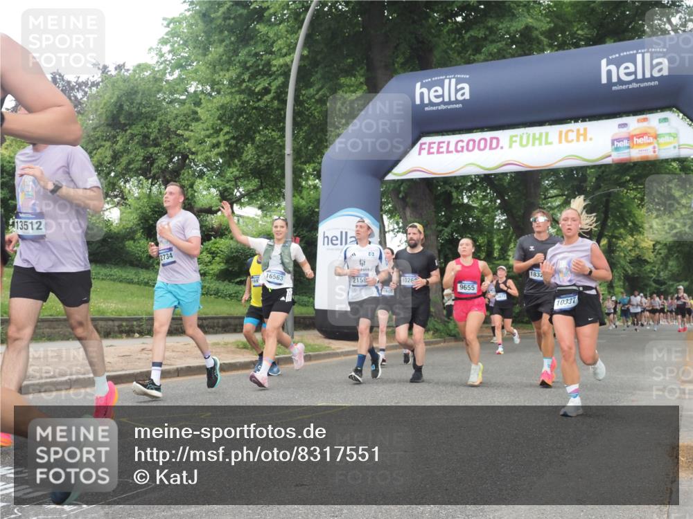 29.06.2025 - hella hamburg halbmarathon KatJ http://msf.ph/oto/8317551 29.06.2025 10:45:25 Zwischen KM18-KM19 1319, 2159, 4767, 5084, 7189 meine-sportfotos.de