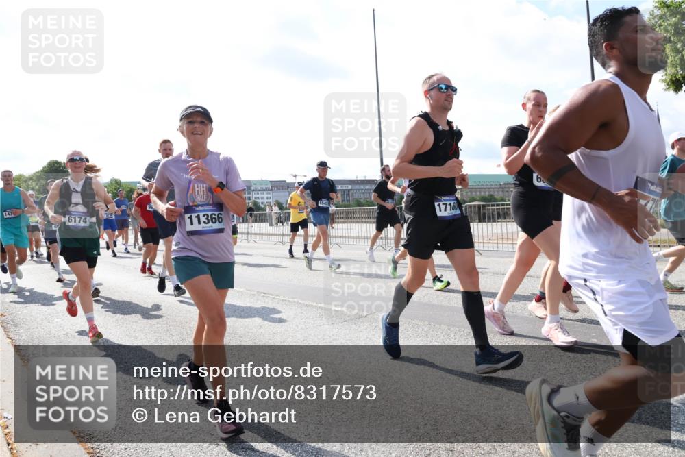29.06.2025 - hella hamburg halbmarathon Lena Gebhardt http://msf.ph/oto/8317573 29.06.2025 10:00:01 Lombardsbrücke 147, 6174, 11366, 15431, 17160, 6, 1006, 1125, 1180, 1239, 1264, 1334, 1834, 1914, 1955, 2099, 2159, 2348, 2364, 2391, 2432, 2447, 2582, 2584, 2676, 2677, 2730, 2910, 3177, 3181, 3279, 3668, 3836, 3898, 4013, 4231, 4426, 4632, 4772, 4796, 4837, 5015, 5134, 5272, 5277, 5341, 5728, 6082, 6104, 6174, 6201, 6202, 6462, 6581, 6587, 8330, 8520, 8846, 9142, 9488, 9907, 9984, 10031, 11039, 11568, 11844 meine-sportfotos.de