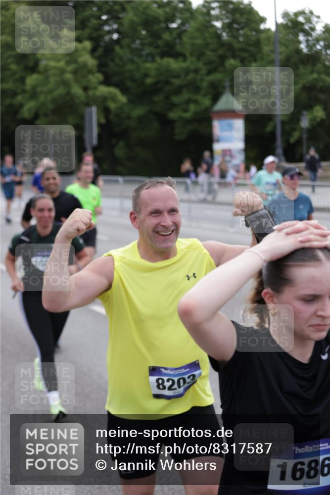 29.06.2025 - hella hamburg halbmarathon Jannik Wohlers http://msf.ph/oto/8317587 29.06.2025 10:39:01 Lombardsbrücke 1856, 1883, 2092, 2843, 3275, 3353, 3727, 4523, 4603, 4609, 4659, 4855, 4882, 6321, 6342, 6343, 6719, 6726, 6748, 7341, 7501, 7506, 7524, 7684, 8203, 8243, 8995, 9393, 9420, 9569, 9698, 9777, 10512, 10516, 10626, 10627, 10849, 10888, 11129, 11313, 11381, 11382, 11461, 11533, 11729, 12150, 12217, 12391, 12680, 13178, 13461, 13495, 13519, 14111, 14114, 14299, 14871, 14956, 15112, 15262, 15433, 15494, 15536, 15765, 16178, 16382, 16866, 16869, 16884, 17368, 17536, 17666 meine-sportfotos.de