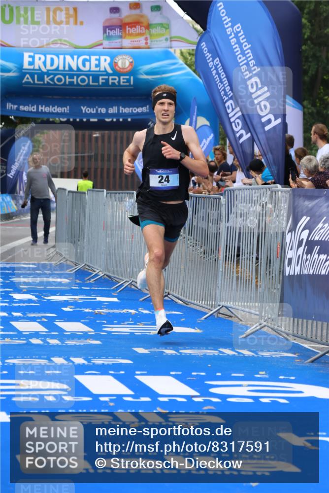 29.06.2025 - hella hamburg halbmarathon Strokosch-Dieckow http://msf.ph/oto/8317591 29.06.2025 10:05:58 Ziel 24 meine-sportfotos.de