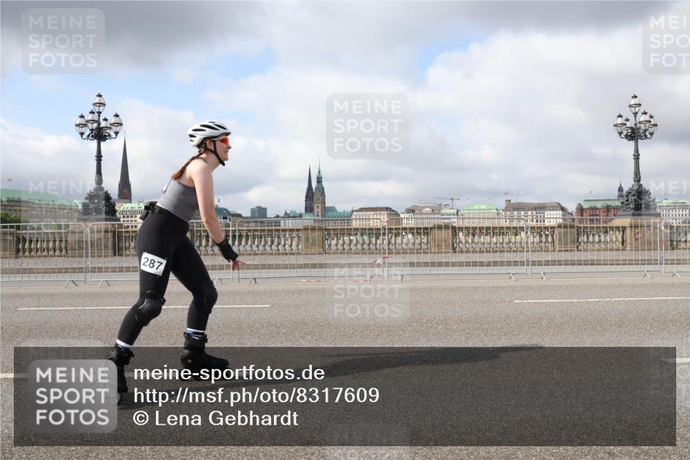 29.06.2025 - hella hamburg halbmarathon Lena Gebhardt http://msf.ph/oto/8317609 29.06.2025 09:07:38 Lombardsbrücke 287 meine-sportfotos.de