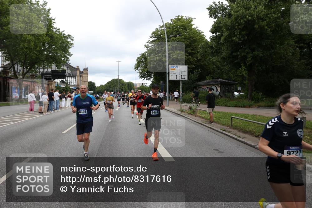 29.06.2025 - hella hamburg halbmarathon Yannick Fuchs http://msf.ph/oto/8317616 29.06.2025 10:50:50 20KM 1485, 1955, 2034, 2282, 2417, 2676, 3413, 3435, 3836, 4167, 4940, 5033, 5492, 6272, 6399, 6416, 6835, 7716, 8393, 8542, 8652, 8669, 8825, 9488, 9577, 9727, 9820, 9907, 9934, 10133, 10212, 11043, 11083, 11212, 11590, 11612, 12014, 12348, 12440, 12523, 13394, 13666, 13750, 13863, 14139, 14369, 14678, 15097, 15145, 15431, 15695, 15712, 15726, 16113, 16257, 16261, 16470, 16634, 16830, 16909, 17160, 17617, 17779, 17828, 18208, 18652, 18719, 19184 meine-sportfotos.de