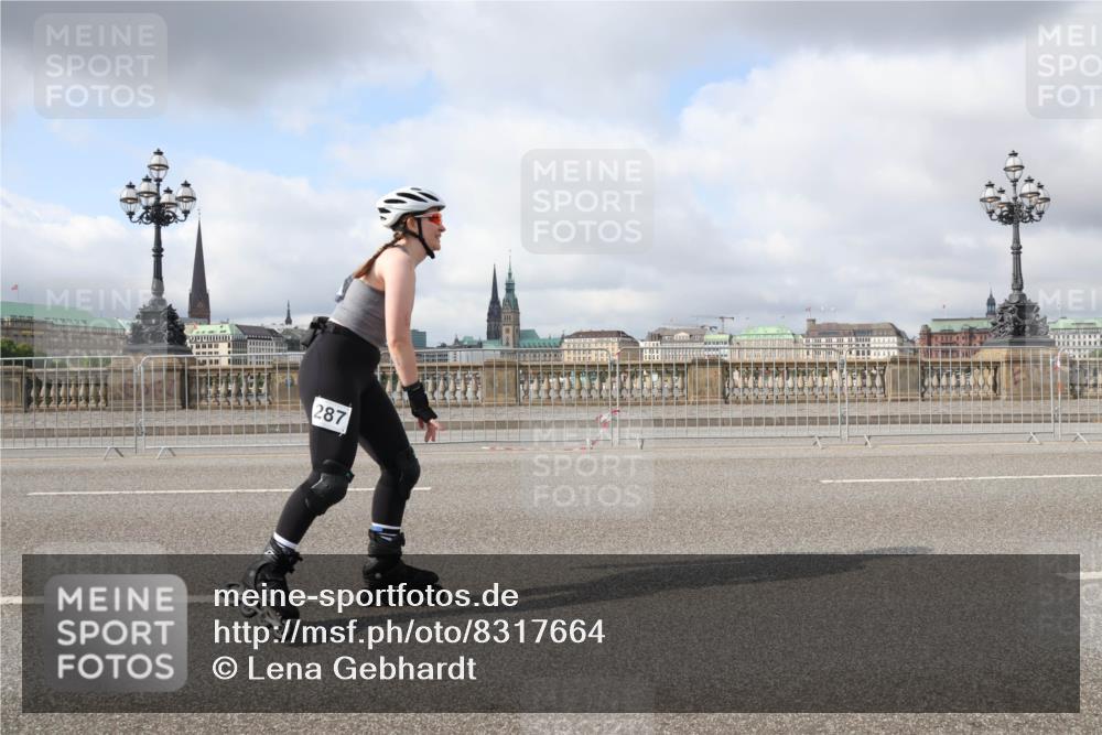 29.06.2025 - hella hamburg halbmarathon Lena Gebhardt http://msf.ph/oto/8317664 29.06.2025 09:07:38 Lombardsbrücke 287 meine-sportfotos.de