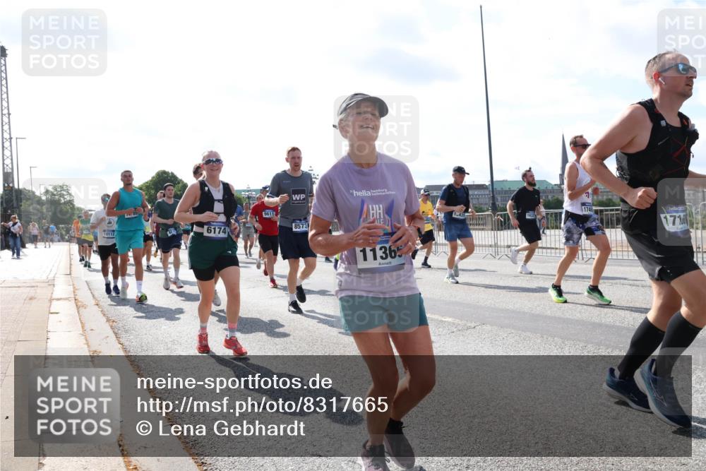 29.06.2025 - hella hamburg halbmarathon Lena Gebhardt http://msf.ph/oto/8317665 29.06.2025 10:00:01 Lombardsbrücke 18112, 1785, 6174, 9611, 8573, 11365, 21, 1746, 1, 71, 1006, 1125, 1180, 1239, 1264, 1334, 1834, 1914, 1955, 2099, 2159, 2348, 2364, 2391, 2432, 2447, 2582, 2584, 2676, 2677, 2730, 2910, 3177, 3181, 3279, 3668, 3836, 3898, 4013, 4231, 4426, 4632, 4772, 4796, 4837, 5015, 5134, 5272, 5277, 5341, 5728, 6082, 6104, 6174, 6201, 6202, 6462, 6581, 6587, 8330, 8520, 8846, 9142, 9488, 9907, 9984, 10031, 11039, 11568, 11844 meine-sportfotos.de