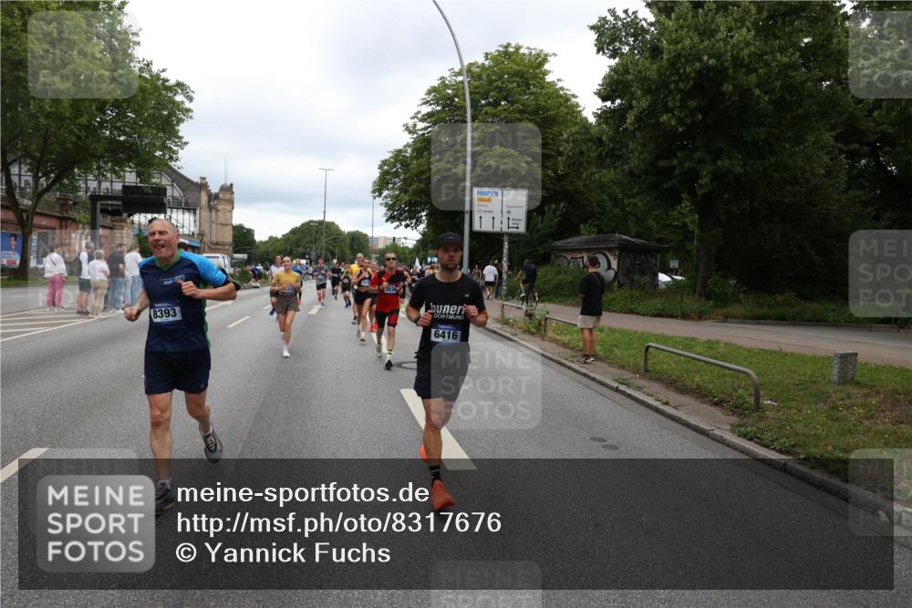 29.06.2025 - hella hamburg halbmarathon Yannick Fuchs http://msf.ph/oto/8317676 29.06.2025 10:50:50 20KM 1485, 1955, 2034, 2282, 2417, 2676, 3413, 3435, 3836, 4167, 4940, 5033, 5492, 6272, 6399, 6416, 6835, 7716, 8393, 8542, 8652, 8669, 8825, 9488, 9577, 9727, 9820, 9907, 9934, 10133, 10212, 11043, 11083, 11212, 11590, 11612, 12014, 12348, 12440, 12523, 13394, 13666, 13750, 13863, 14139, 14369, 14678, 15097, 15145, 15431, 15695, 15712, 15726, 16113, 16257, 16261, 16470, 16634, 16830, 16909, 17160, 17617, 17779, 17828, 18208, 18652, 18719, 19184 meine-sportfotos.de
