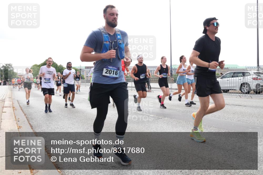 29.06.2025 - hella hamburg halbmarathon Lena Gebhardt http://msf.ph/oto/8317680 29.06.2025 10:37:29 Lombardsbrücke 1337, 4710, 2016, 1428, 7085, 1022, 1276, 1337, 1475, 1488, 1490, 1597, 1819, 2016, 2031, 2072, 2104, 2199, 2272, 2480, 2486, 2640, 2853, 3127, 3230, 3633, 3714, 4097, 4347, 4733, 5146, 5171, 5186, 5224, 5522, 5538, 5560, 5640, 5786, 5790, 5875, 5940, 6172, 6243, 6584, 6804, 6821, 6955, 7085, 7124, 7202, 7235, 7321, 7350, 7544, 7707, 7777, 7823, 8007, 8257, 8258, 8315, 8811, 8843, 9054, 9055, 9247, 9524, 9895, 10506, 12123, 12254, 12472, 12824, 16680, 17798 meine-sportfotos.de