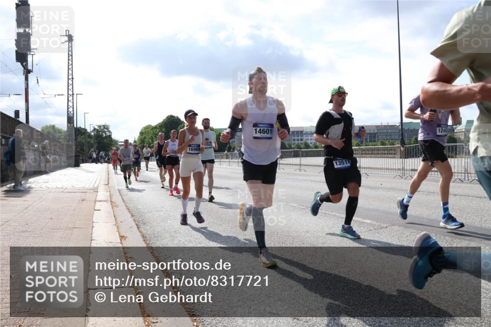 29.06.2025 - hella hamburg halbmarathon Lena Gebhardt http://msf.ph/oto/8317721 29.06.2025 09:47:46 Lombardsbrücke 16964, 14601, 13514, 12462, 1002, 1164, 1217, 1562, 1910, 2121, 2196, 2228, 2296, 2404, 2774, 2851, 3783, 4246, 4602, 5092, 5923, 5961, 6473, 6915, 7972, 8084, 8362, 8366, 8395, 8901, 9171, 9178, 9944, 10384, 10900, 10968, 11019, 11559, 11745, 11806, 12137, 12462, 12704, 12751, 12865, 13029, 13419, 13514, 13798, 13854, 14387, 14459, 14601, 14934, 14952, 15261, 15415, 15965, 16123, 16964, 17154, 18419 meine-sportfotos.de