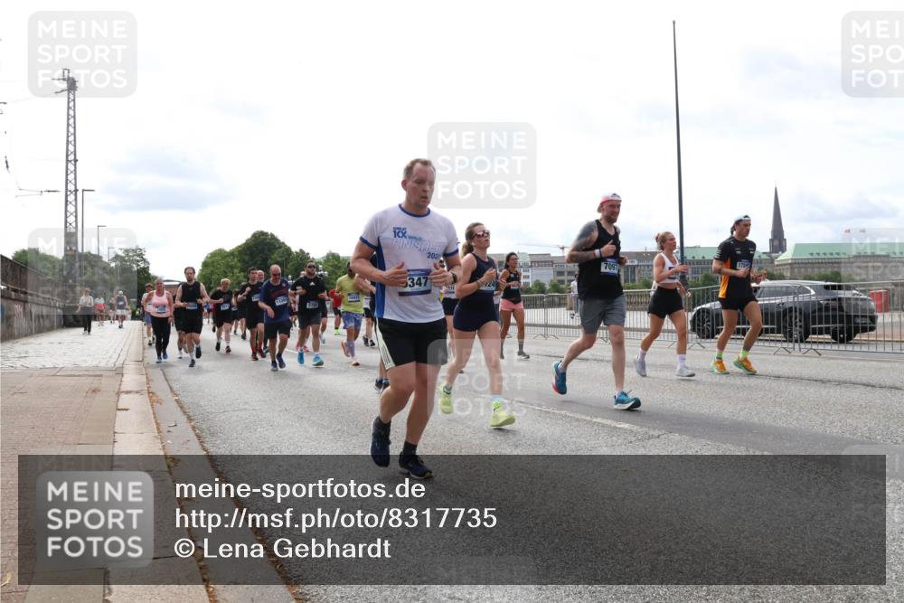 29.06.2025 - hella hamburg halbmarathon Lena Gebhardt http://msf.ph/oto/8317735 29.06.2025 10:22:34 Lombardsbrücke 13369, 3769, 5347, 202, 510, 249, 7097, 1750, 1003, 1029, 1187, 1419, 1598, 2009, 2022, 2063, 2294, 2351, 2479, 2514, 2766, 2886, 3003, 3050, 3108, 3172, 3430, 3457, 3458, 3511, 3600, 3601, 3910, 3946, 4113, 4114, 4131, 4366, 4556, 4559, 4829, 4969, 4970, 5079, 5223, 5343, 5798, 5838, 6030, 6048, 6049, 6303, 6307, 6347, 6820, 6826, 6899, 6977, 7097, 7188, 7190, 7276, 7529, 7794, 7925, 8355, 8511, 8855, 8884, 8931, 8954, 9256, 10826, 13921, 14525, 14801 meine-sportfotos.de