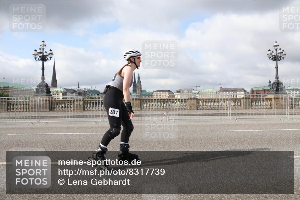 29.06.2025 - hella hamburg halbmarathon Lena Gebhardt http://msf.ph/oto/8317739 29.06.2025 09:07:38 Lombardsbrücke 287 meine-sportfotos.de