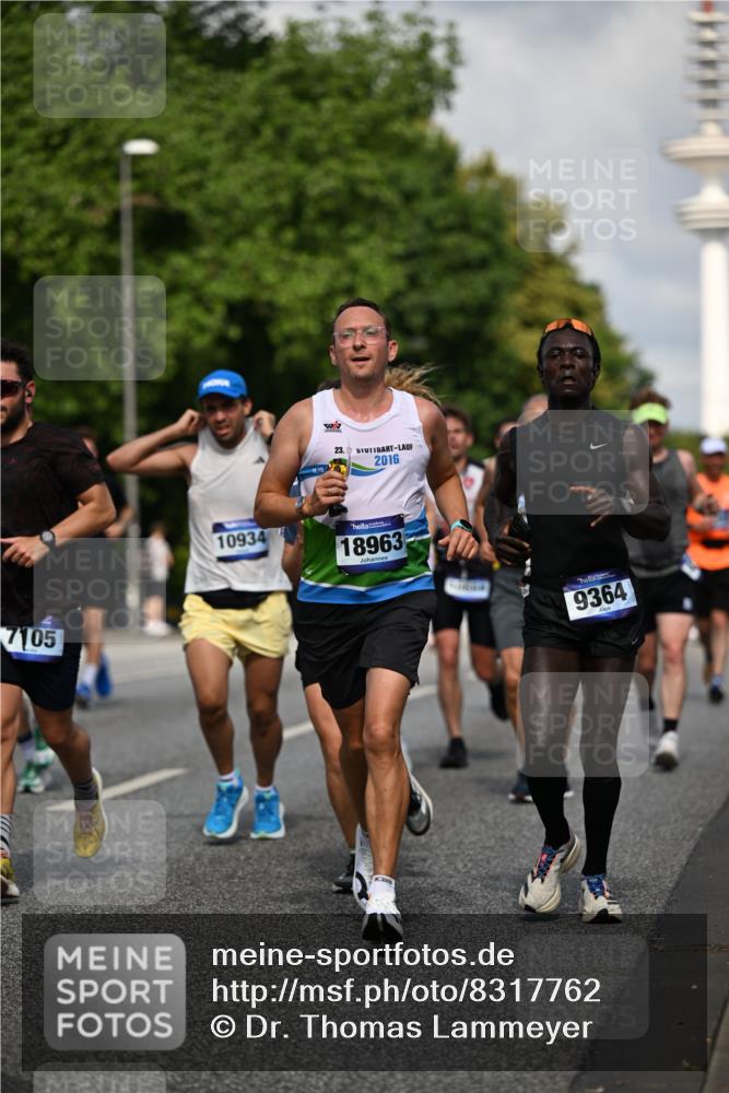 29.06.2025 - hella hamburg halbmarathon Dr. Thomas Lammeyer http://msf.ph/oto/8317762 29.06.2025 09:55:16 Kennedybrücke 1312, 1570, 1903, 1920, 1941, 2653, 2880, 3437, 3523, 4297, 4991, 4999, 5014, 5129, 5410, 5987, 6490, 6770, 7092, 7105, 7363, 7962, 8074, 8346, 8359, 8871, 8900, 9114, 9358, 9364, 9380, 10319, 10375, 10480, 10669, 11021, 11417 meine-sportfotos.de